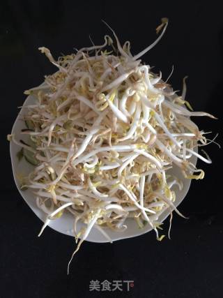 醋溜绿豆芽的做法步骤：2