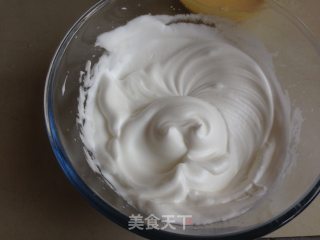 八寸戚风蛋糕的做法步骤：6