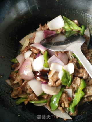 洋葱炒牛肉的做法步骤：9