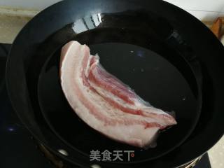 蒜泥白肉的做法步骤：1