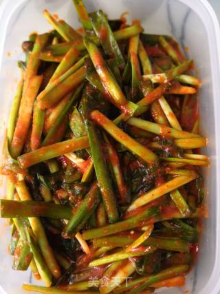 春食韭菜鲜～朝鲜族风味辣拌韭菜的做法步骤：4