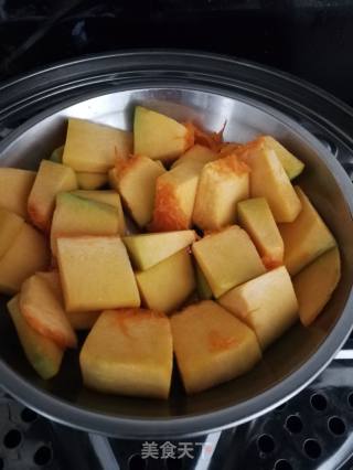 红糖馅南瓜饼的做法步骤：2