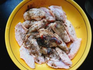 香酥鸡翅的做法步骤：2