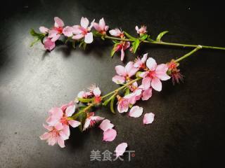 桃花粥的做法步骤：1