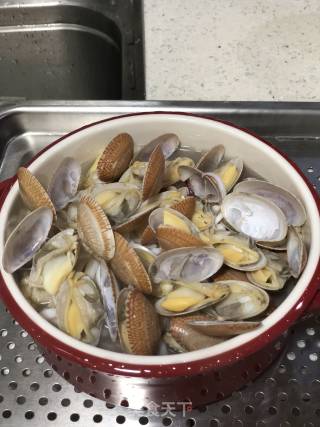 花甲鱿鱼丝蒸金针菇的做法步骤：6