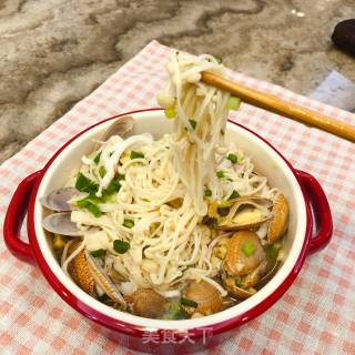 花甲鱿鱼丝蒸金针菇的做法步骤：9