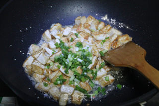 孜然小葱煎豆腐的做法步骤：8