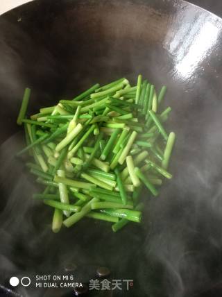 蒜苔炒腊肠的做法步骤：4