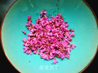 紫荆花炒鸡蛋的做法步骤：2
