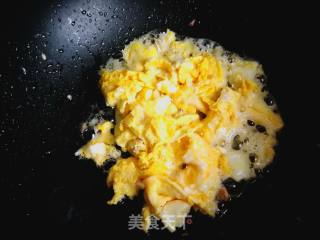 紫荆花炒鸡蛋的做法步骤：9