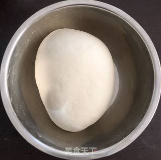 韭菜猪肉虾仁水饺的做法步骤：3