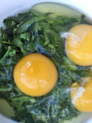 春之食：香椿炒鸡蛋的做法步骤：5