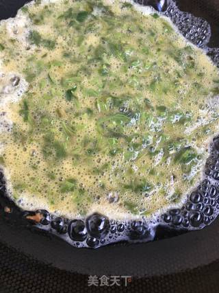 春之食：香椿炒鸡蛋的做法步骤：7