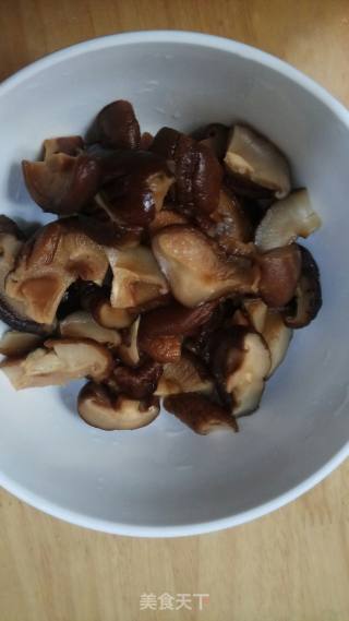 土鸡炖蘑菇的做法步骤：5