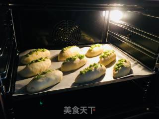 青葱软面包的做法步骤：11
