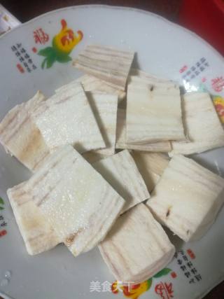 粉葛胡萝卜猪骨汤的做法步骤：1