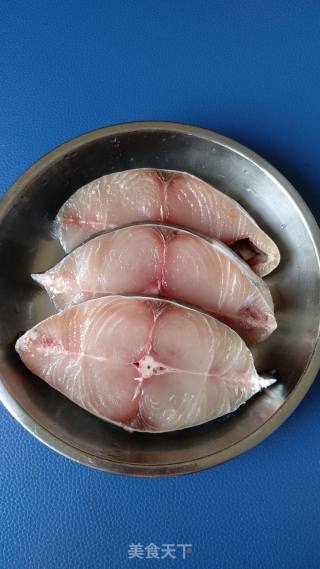 鲅鱼水饺的做法步骤：1