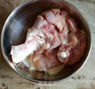 香辣烤鸡腿的做法步骤：1