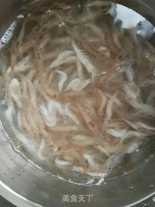 韭菜炒河虾的做法步骤：1