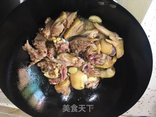 啤酒鸭的做法步骤：2
