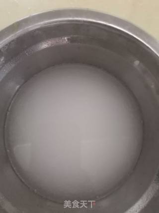 家常清蒸鲈鱼的做法步骤：2