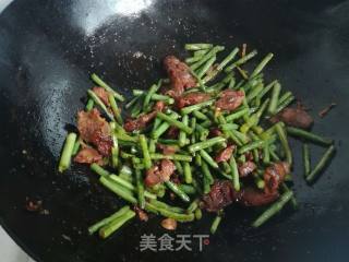 腊肠炒豇豆的做法步骤：10