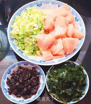 自制鸡肉肠的做法步骤：1