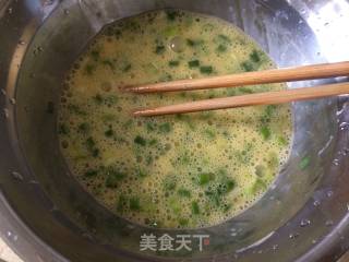 葱香鸡蛋饼的做法步骤：3