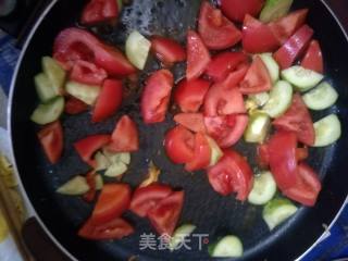 西红柿黄瓜鸡蛋的做法步骤：4