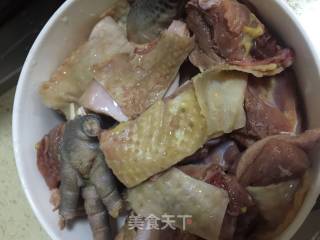 香菇鸡汤的做法步骤：1