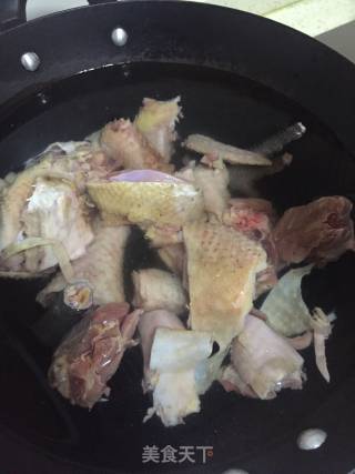 香菇鸡汤的做法步骤：3