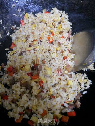 香肠炒饭的做法步骤：3