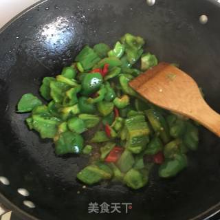 卤肉炒青椒的做法步骤：6