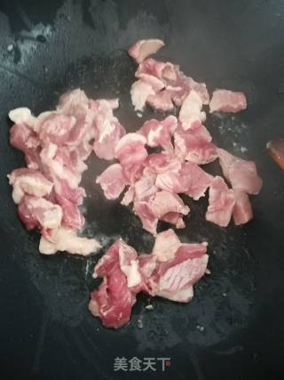青豆炒肉的做法步骤：3