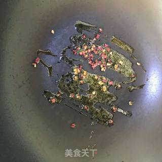 辣椒炒牛肉丁的做法步骤：4