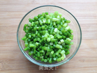 炒苍蝇头的做法步骤：2