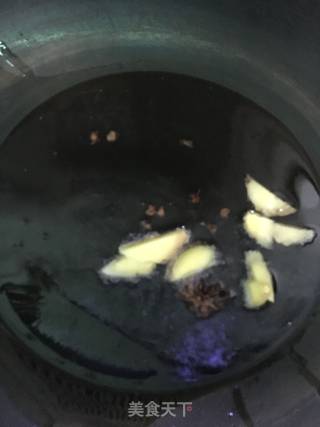 排骨炖香菇的做法步骤：3