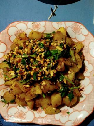 炸土豆（炸洋芋）的做法步骤：4