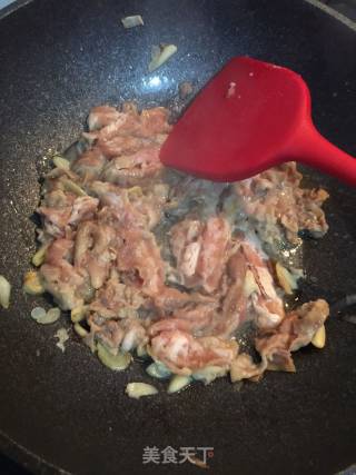 葱爆羊肉的做法步骤：4
