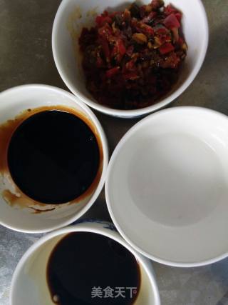 剁椒蒸鸡翅的做法步骤：4