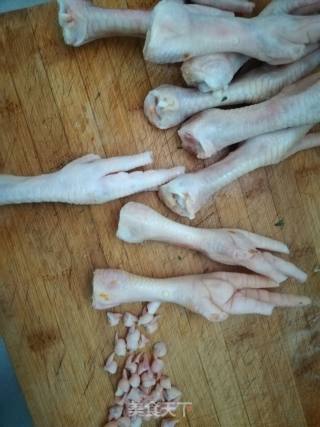 秘制辣鸡爪的做法步骤：1
