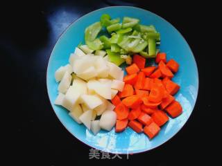 咖喱土豆的做法步骤：2