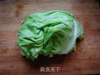 番茄卷心菜的做法步骤：1