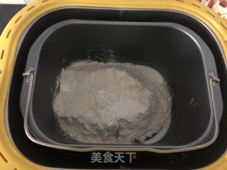 汤种肉松面包卷的做法步骤：3