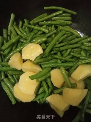 豆角烧土豆的做法步骤：4