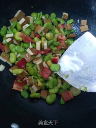 豆干蚕豆米的做法步骤：4