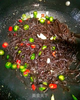 香辣蕨根粉的做法步骤：6