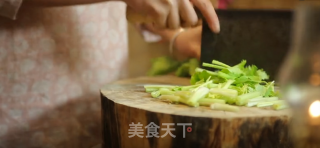 潮音潮人：豆酱剥皮鱼的做法步骤：1