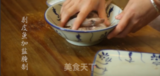 潮音潮人：豆酱剥皮鱼的做法步骤：2