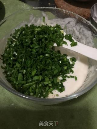 韭菜饼的做法步骤：4
